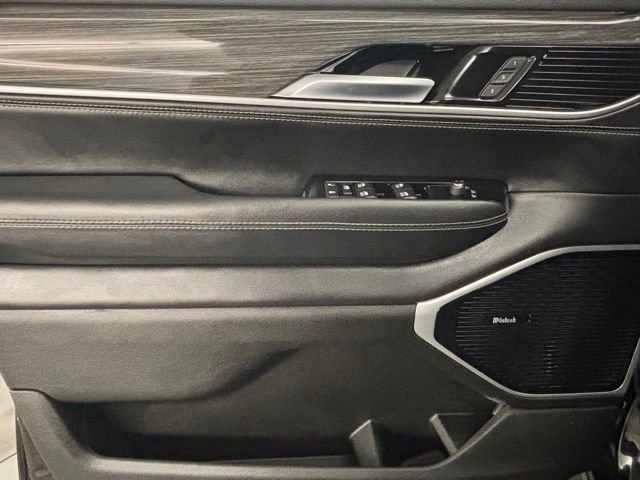 Used 2022 Jeep Wagoneer Series III w/ Premium Group I image 25