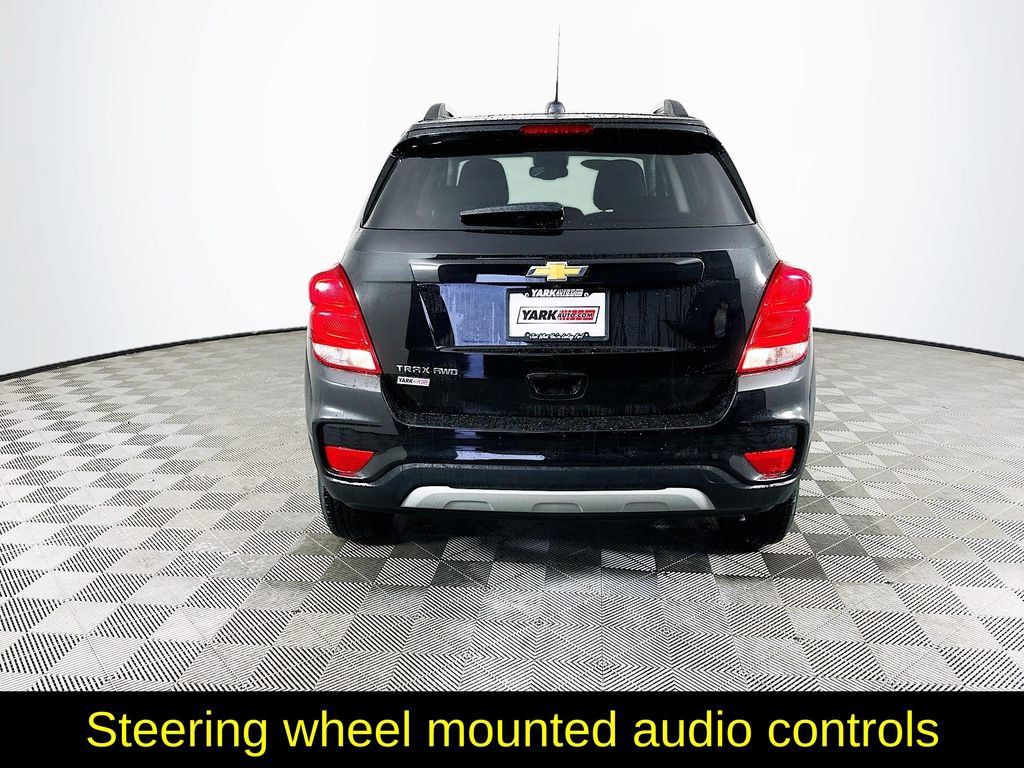 Used 2022 Chevrolet Trax LT w/ LT Convenience Package image 9