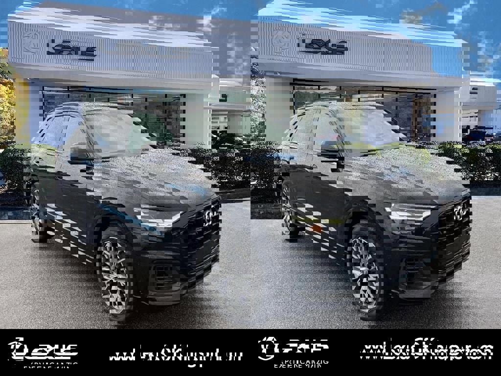 Used 2021 Audi Q8 Premium w/ Black Optic Package image 7