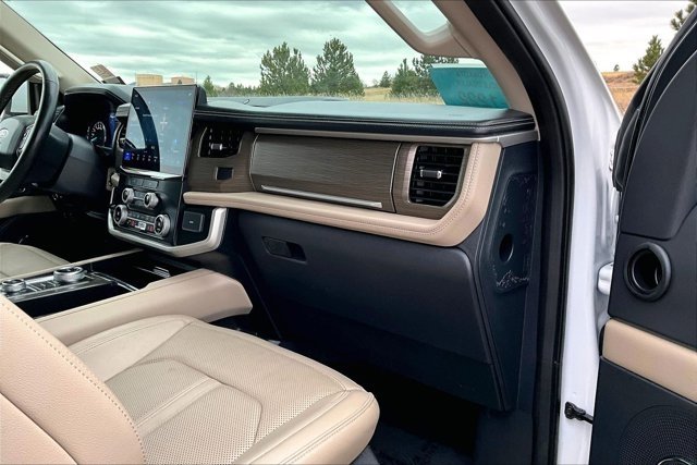 Used 2024 Ford Expedition Limited AWD/4WD image 27