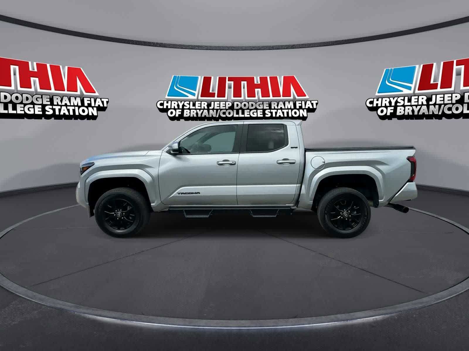 Used 2025 Toyota Tacoma SR5 RWD image 5