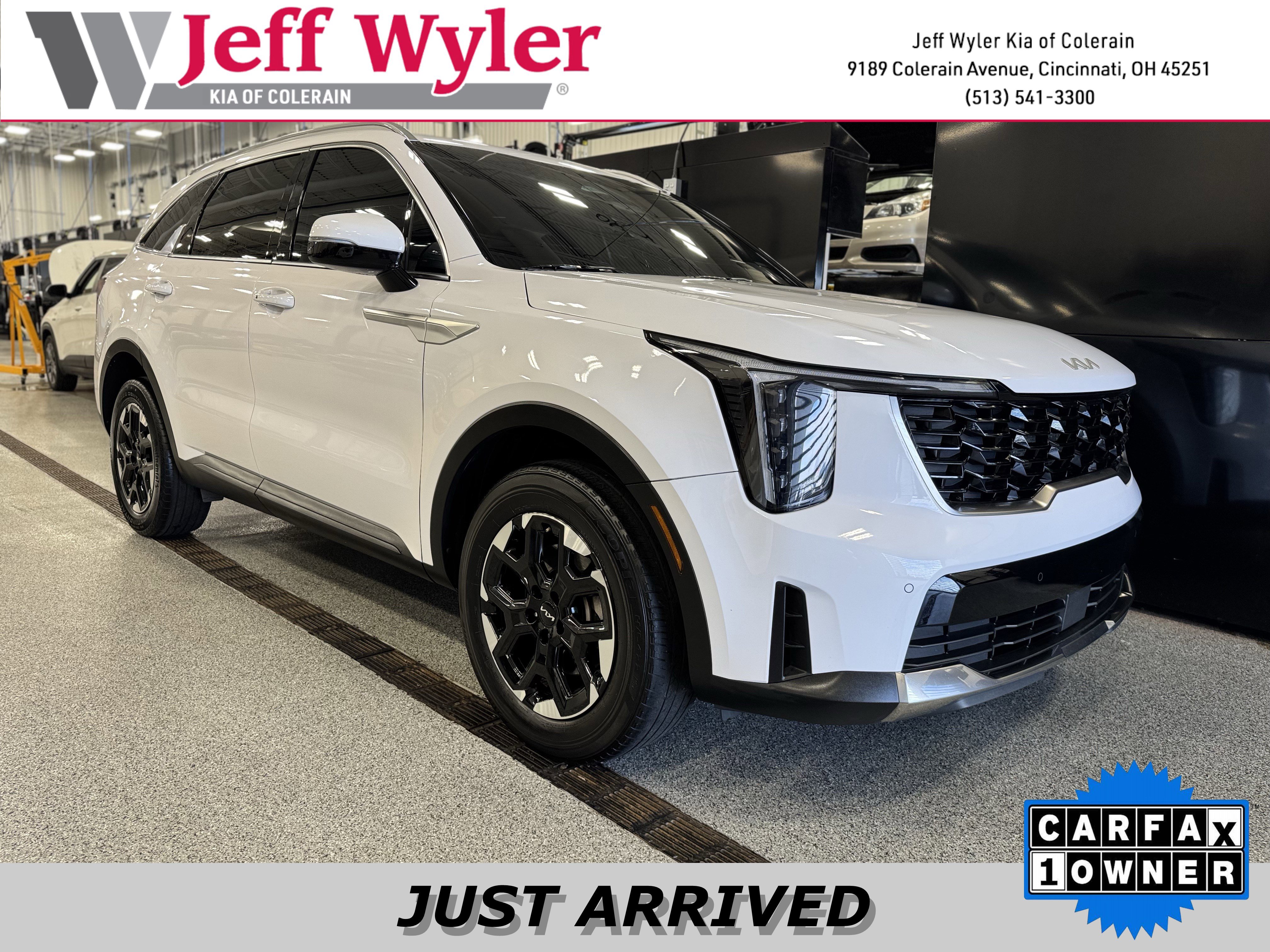 Used 2024 Kia Sorento S image 1