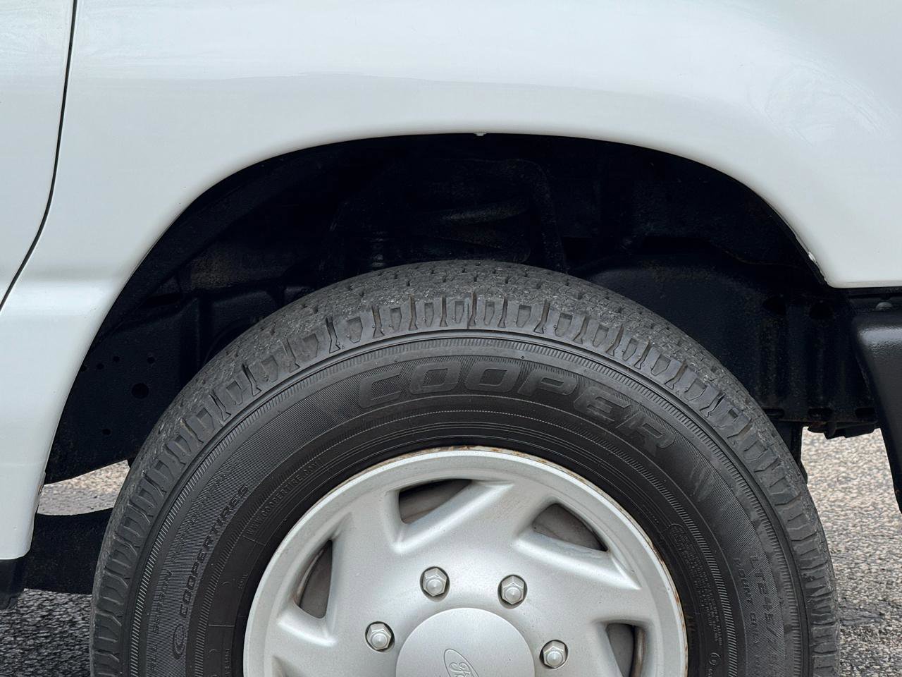 Used 2011 Ford E-250 and Econoline 250 w/ PWR Group image 23