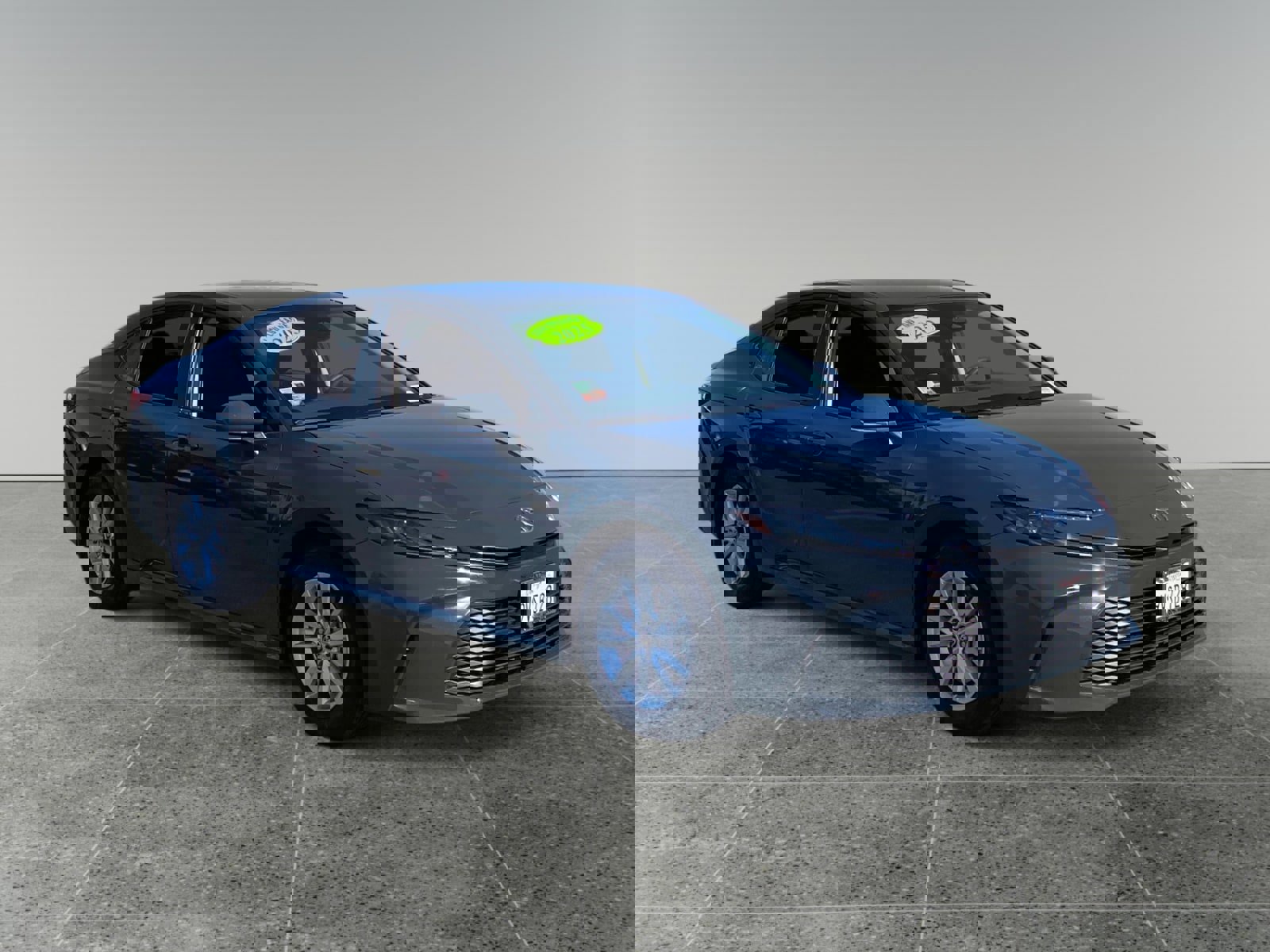 Used 2025 Toyota Camry LE image 7