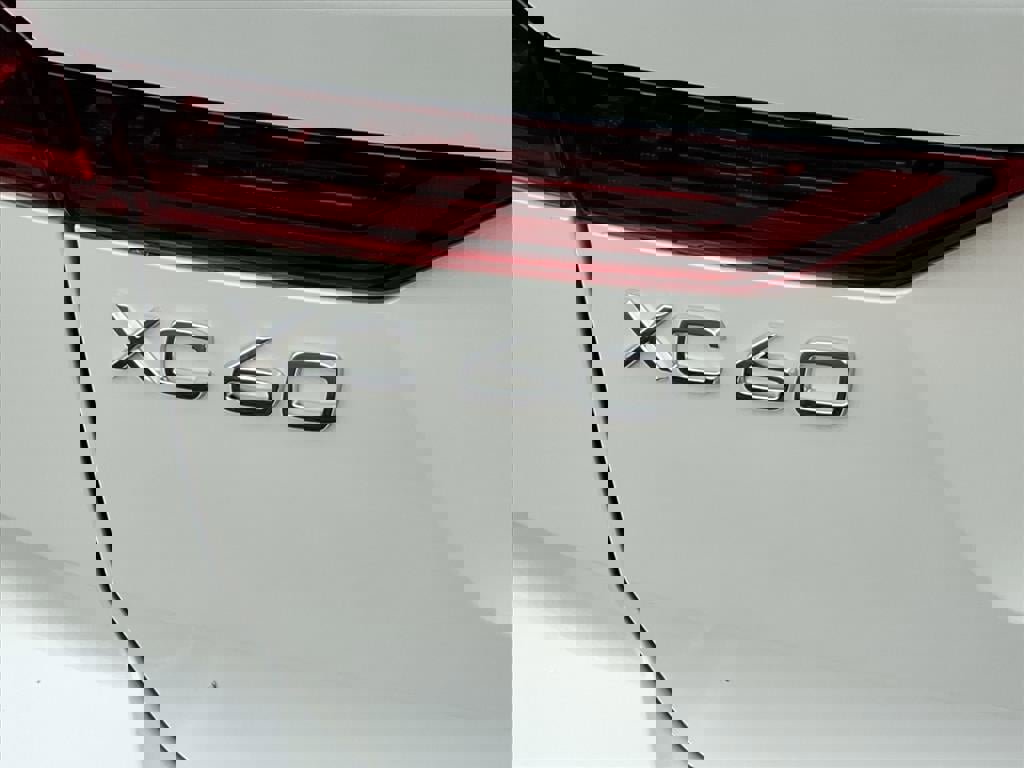New 2026 Volvo XC60 B5 Core w/ Climate Package image 5