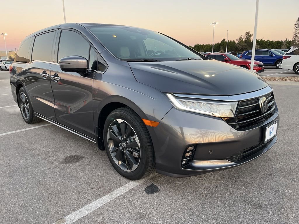 Certified 2024 Honda Odyssey Elite image 3