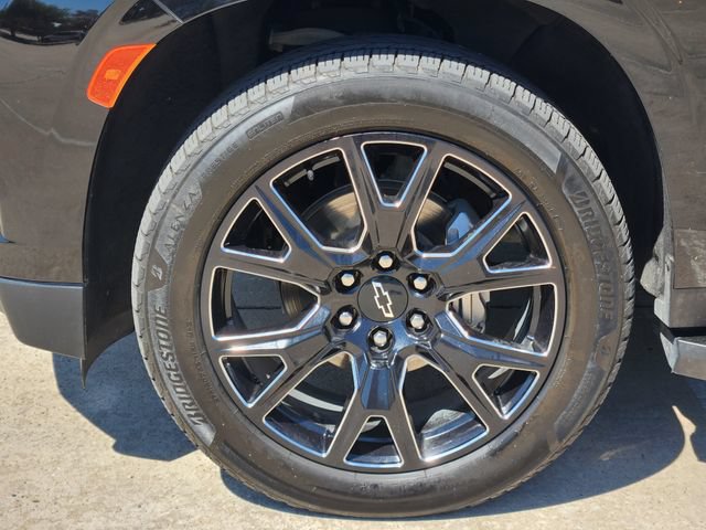 Used 2023 Chevrolet Suburban Premier w/ Premium Package AWD/4WD image 10