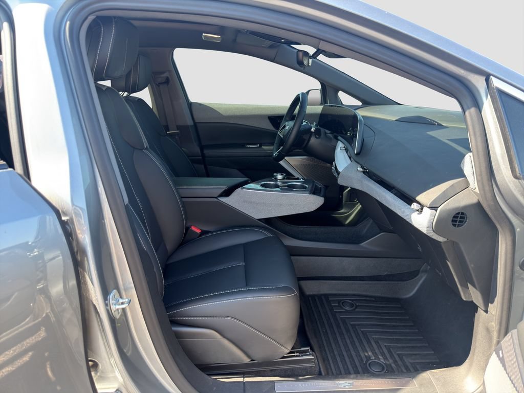 Used 2025 Cadillac Optiq Luxury 1 AWD/4WD image 28