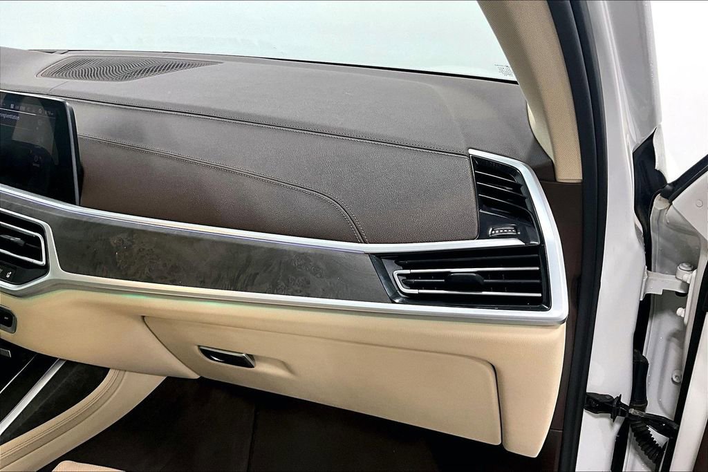 Used 2019 BMW X7 xDrive50i w/ Premium Package image 16