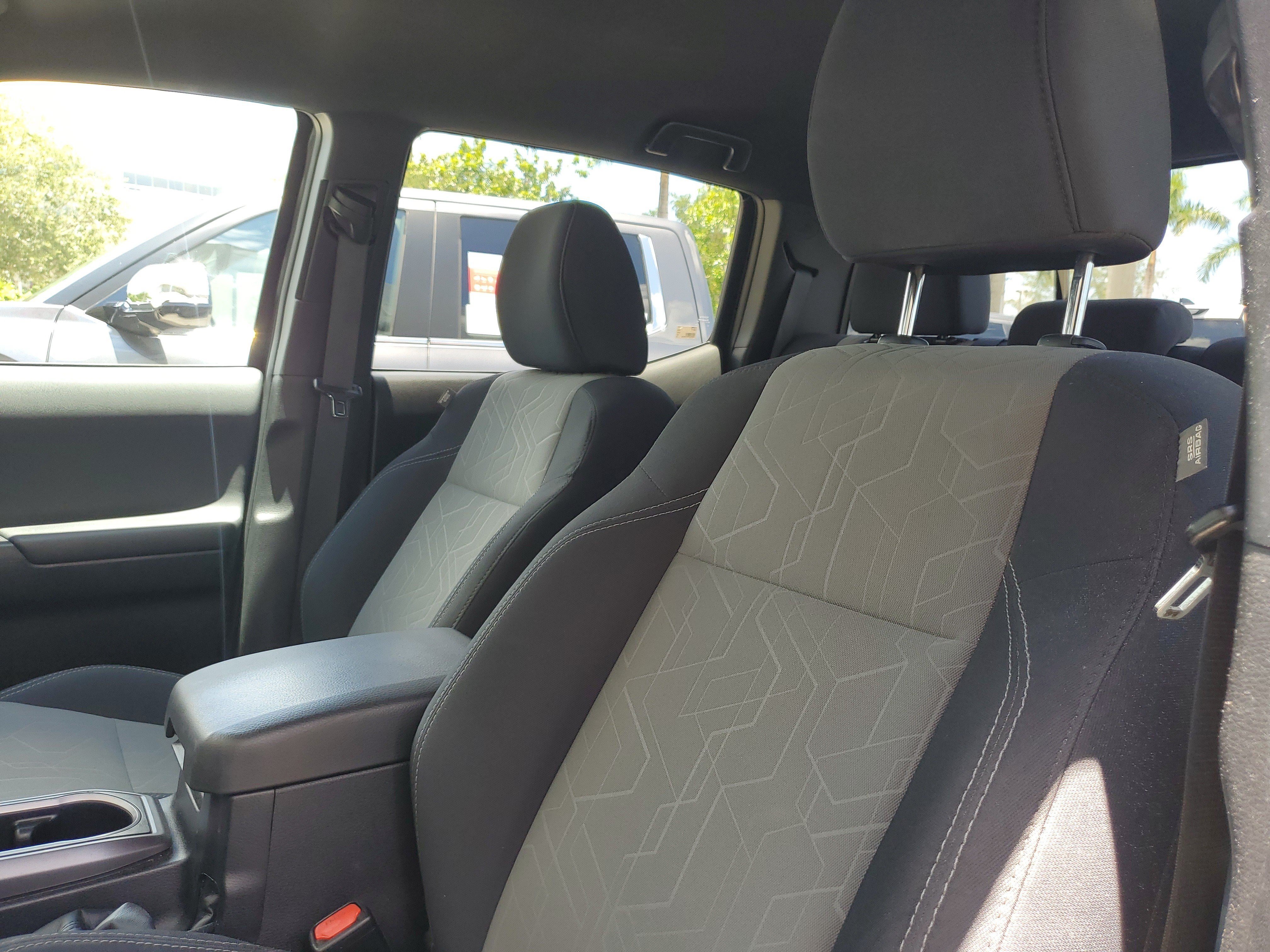 Used 2022 Toyota Tacoma TRD Off-Road w/ Technology Package RWD image 17