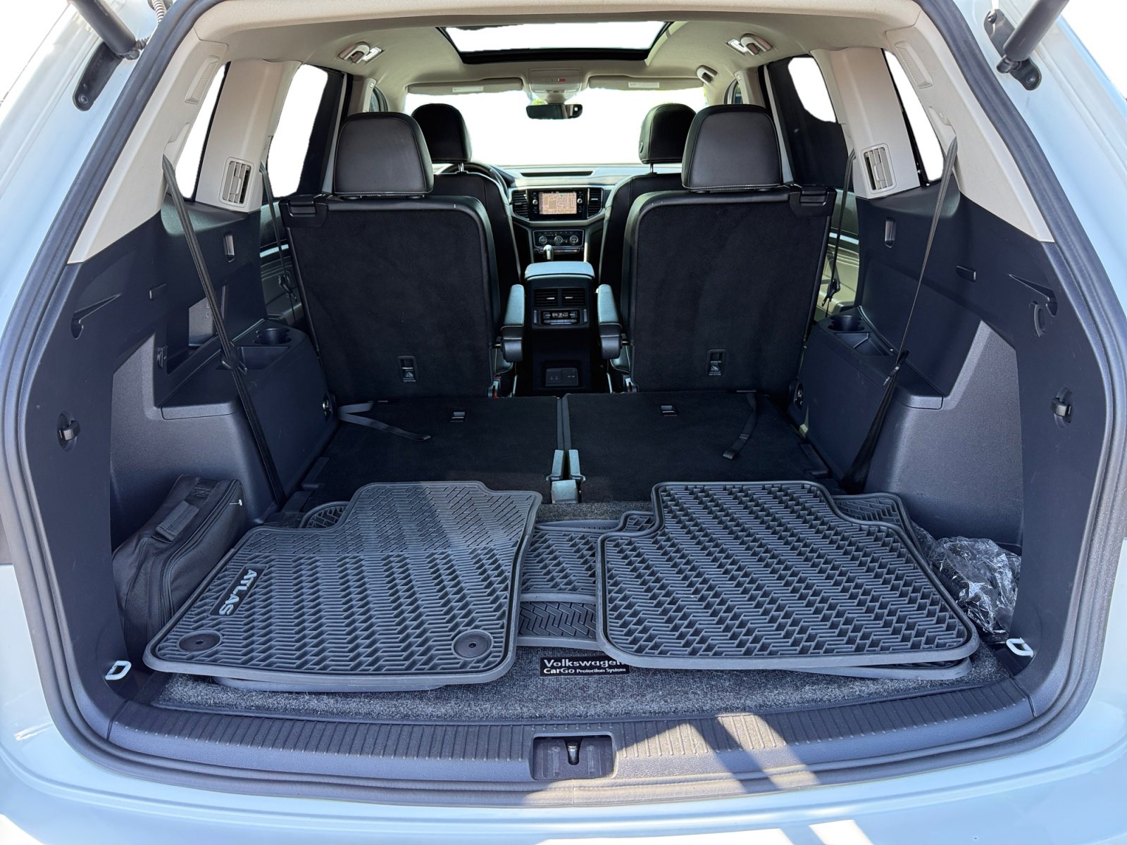 Used 2023 Volkswagen Atlas SEL Premium image 17