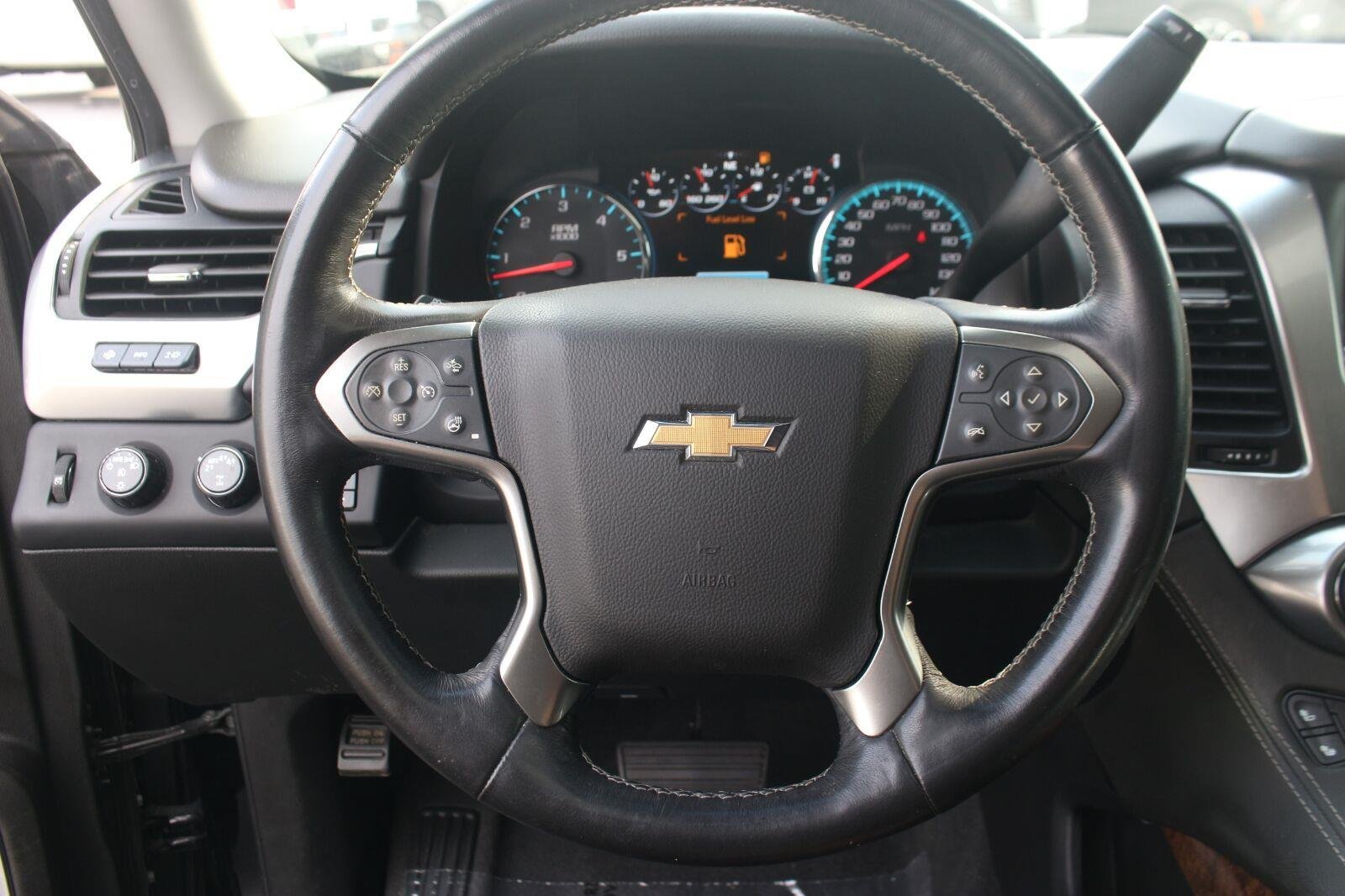Used 2020 Chevrolet Suburban Premier w/ Premier Plus Edition AWD/4WD image 18