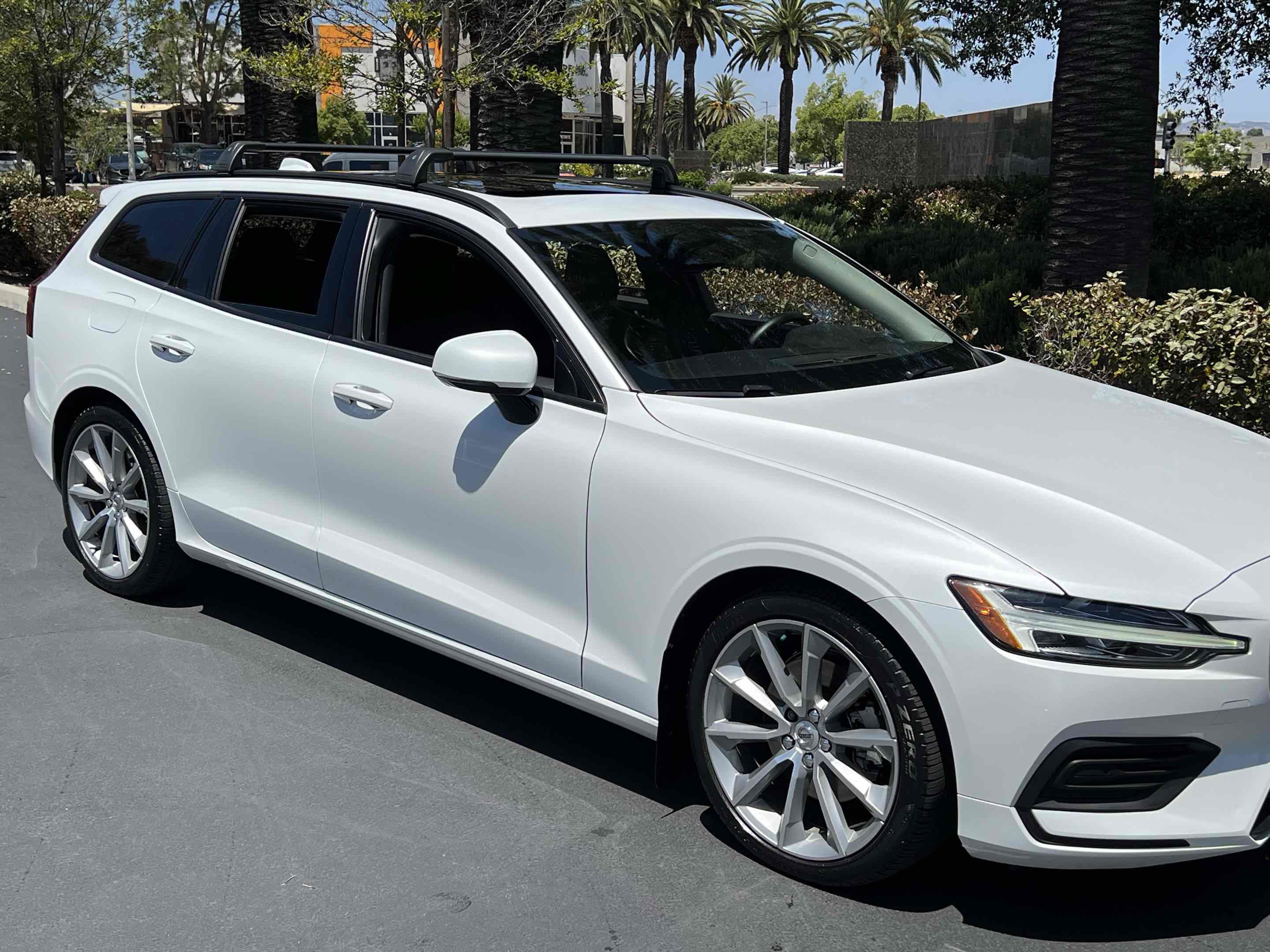 Used 2020 Volvo V60 T5 Momentum w/ Protection Package FWD image 28