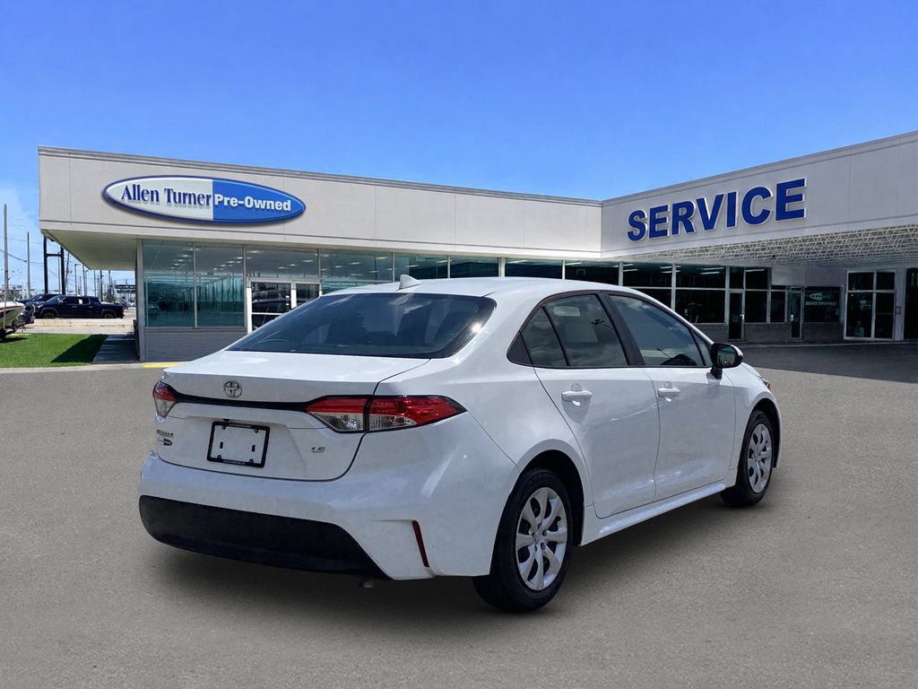 Used 2024 Toyota Corolla LE FWD image 8