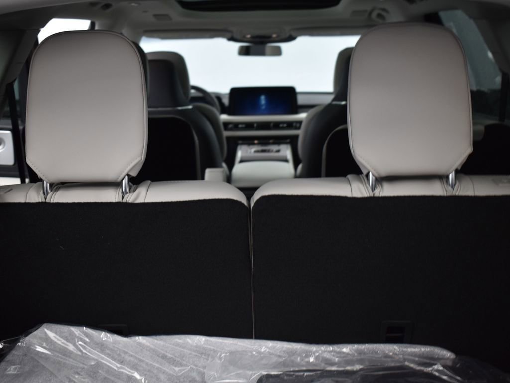 New 2025 Lincoln Aviator Reserve w/ Equipment Group 201A image 13