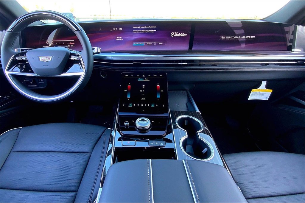 New 2026 Cadillac Escalade Luxury image 7