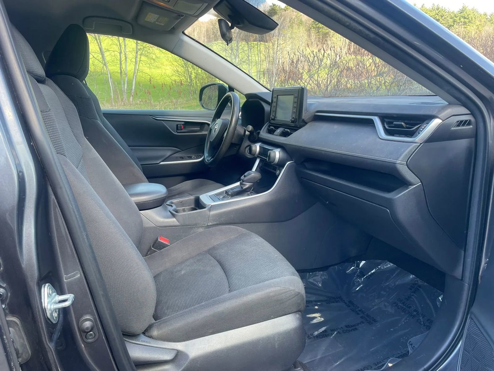 Used 2019 Toyota RAV4 LE AWD/4WD image 29