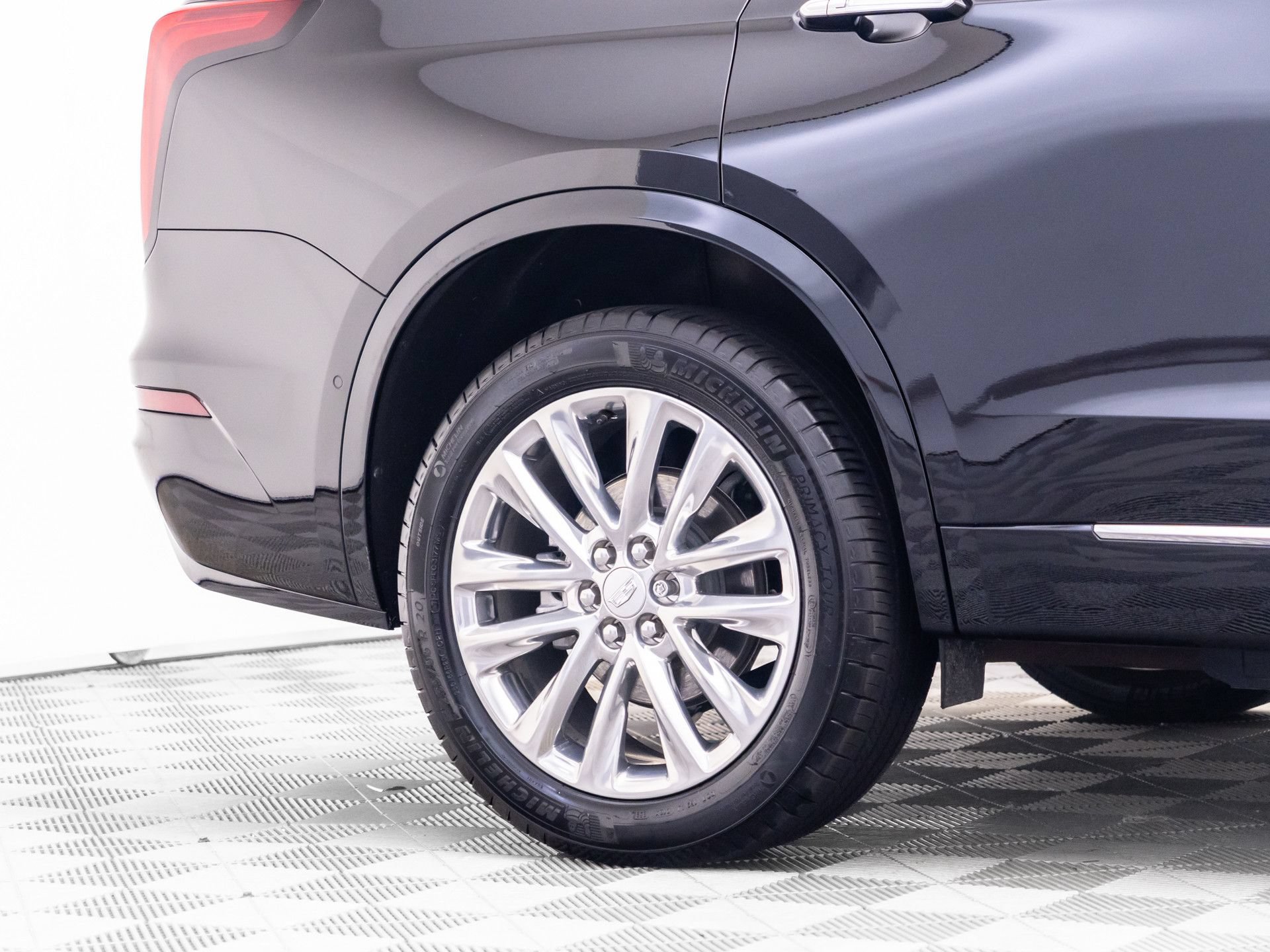 Certified 2025 Cadillac XT6 Premium Luxury w/ Platinum Package AWD/4WD image 35