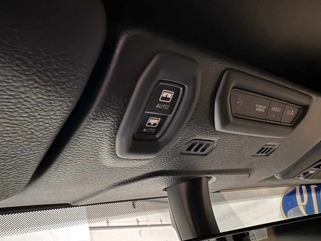 Used 2019 Jeep Wrangler Unlimited Sahara image 24