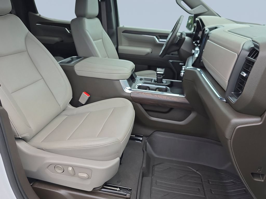 Used 2023 GMC Sierra 1500 SLT AWD/4WD image 34
