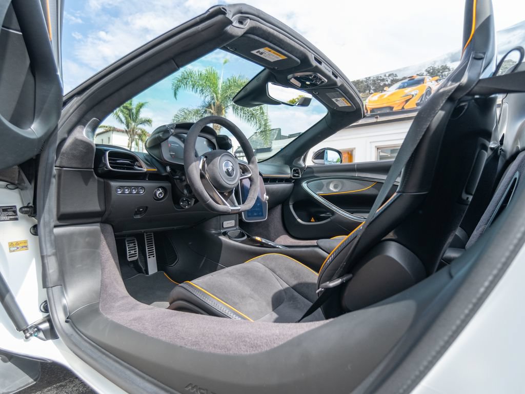 Used 2025 McLaren Artura Spider RWD image 8