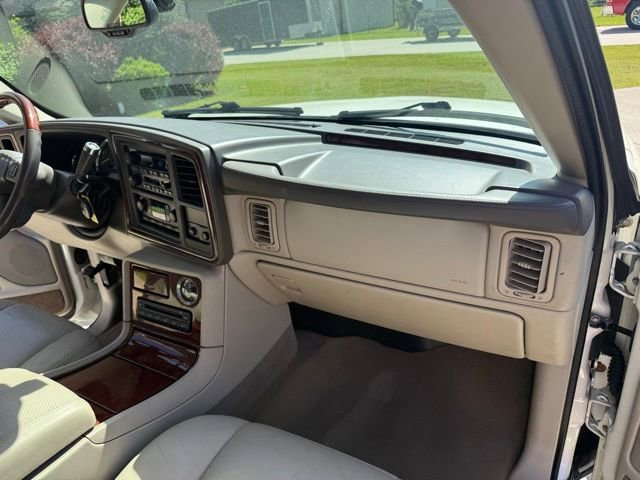 Used 2005 Cadillac Escalade ESV AWD image 21