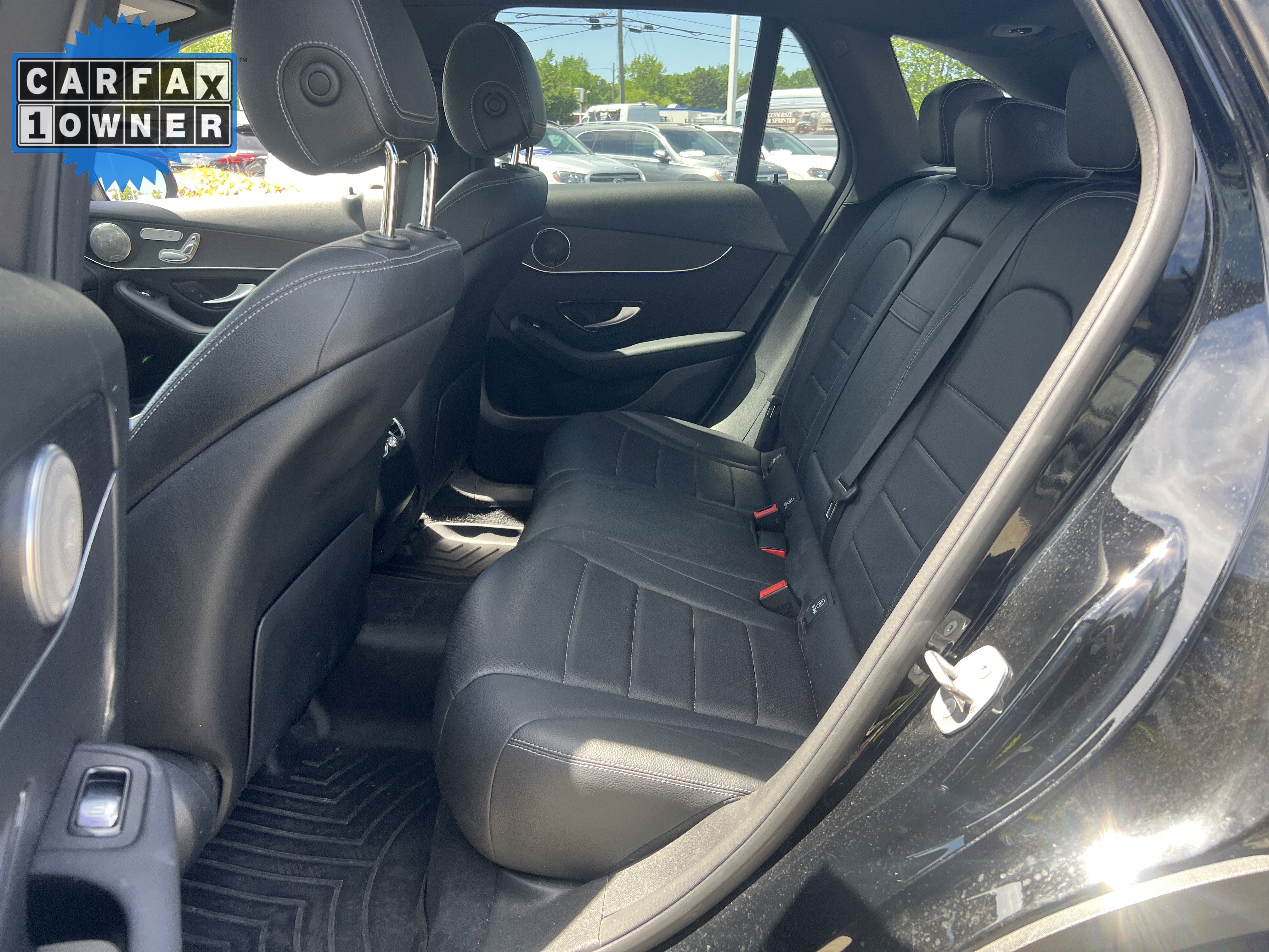 Used 2021 Mercedes-Benz GLC 300 4MATIC image 32