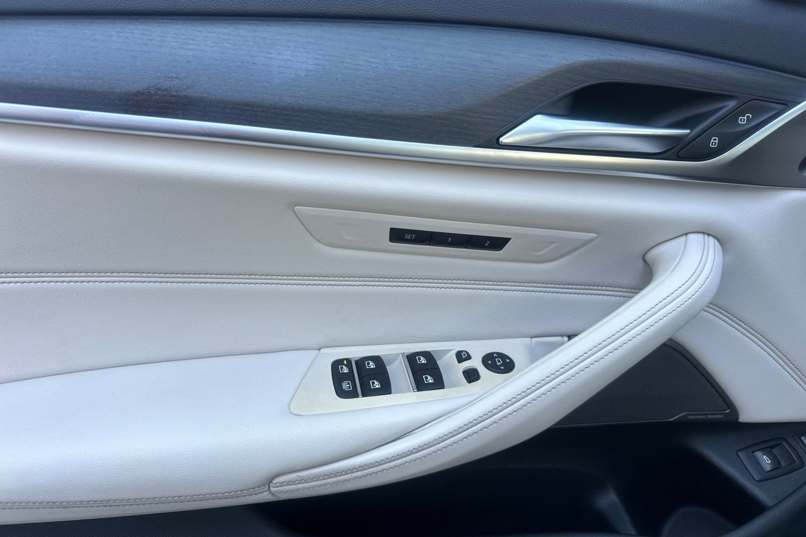 Certified 2023 BMW 530e xDrive w/ Executive Package image 12