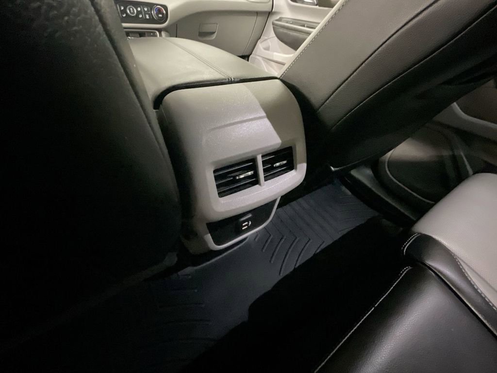 Used 2022 GMC Terrain SLT image 21