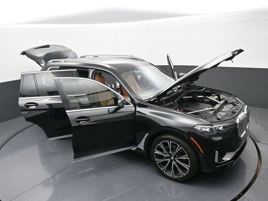 Used 2022 BMW X7 xDrive40i w/ Cold Weather Package image 38