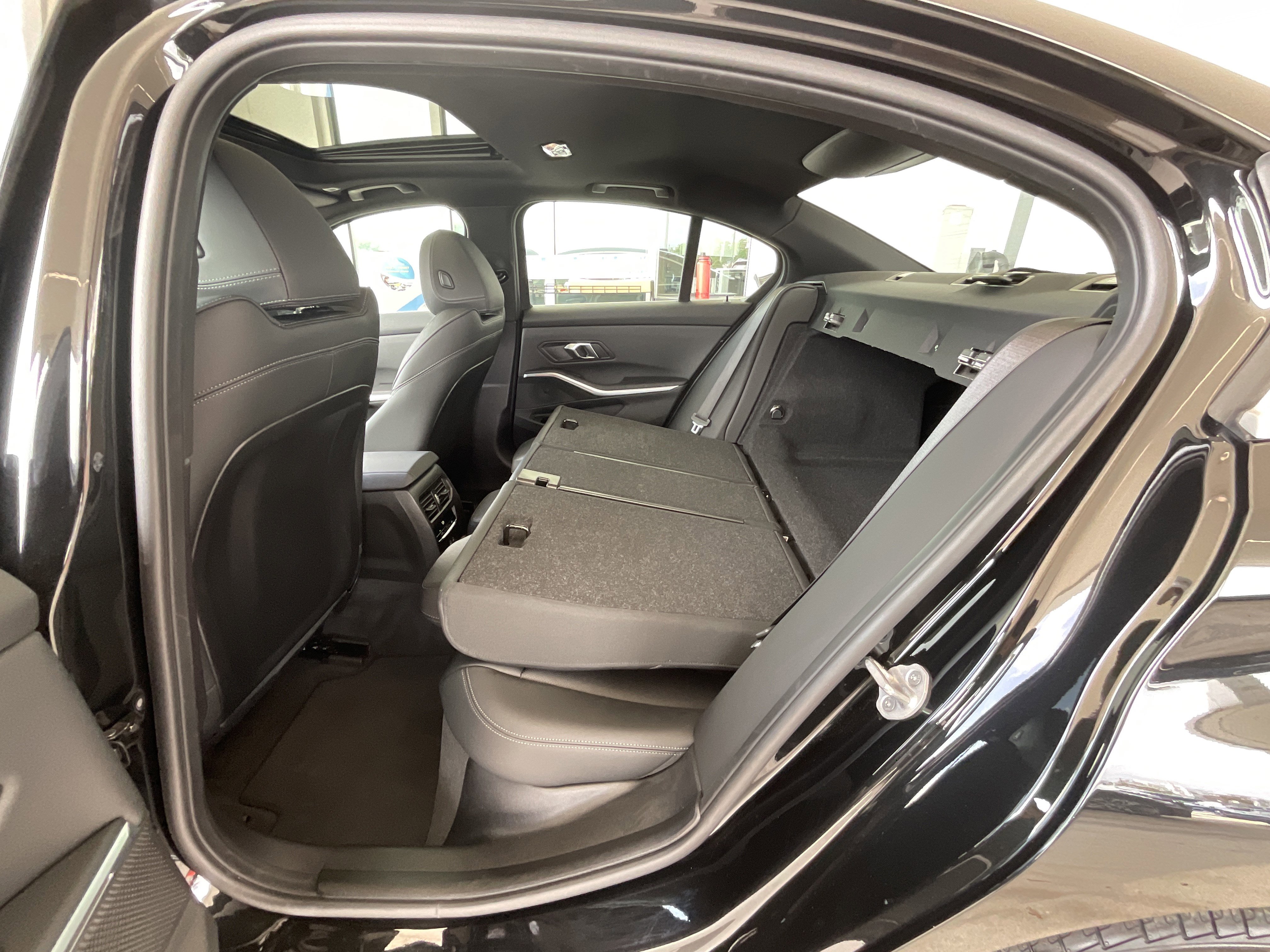 Certified 2025 BMW 330i Sedan w/ Convenience Package image 29