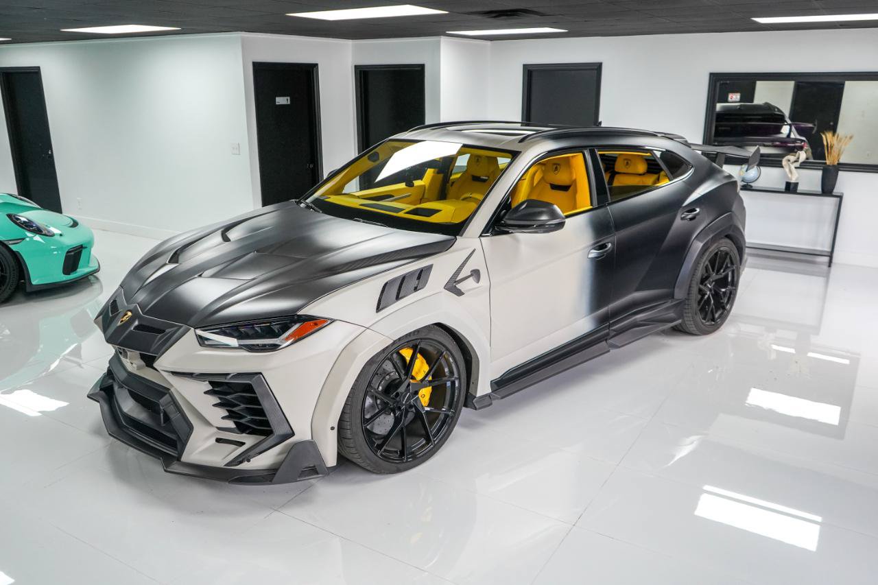 Used 2021 Lamborghini Urus AWD/4WD image 2