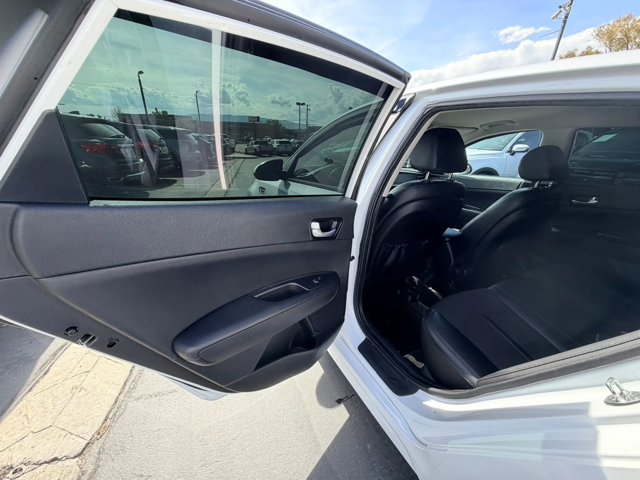 Used 2018 Kia Optima S FWD image 23