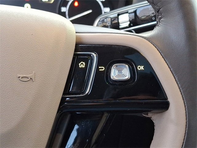 Used 2022 Lincoln Corsair AWD w/ Premium Package image 24