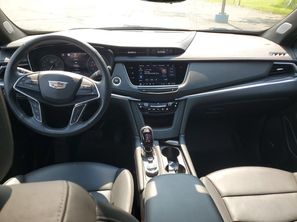 Used 2024 Cadillac XT5 Premium Luxury w/ Technology Package AWD/4WD image 9