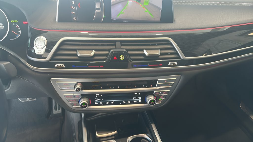 Used 2019 BMW 750i xDrive w/ M Sport Package AWD/4WD image 13