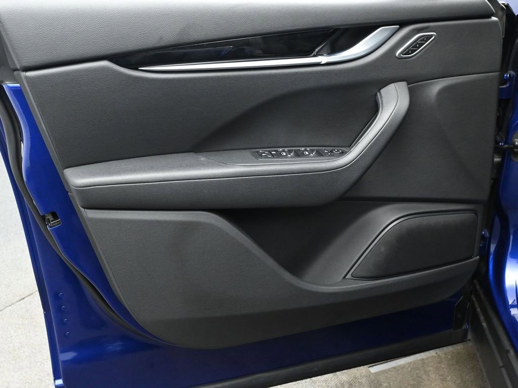 Used 2022 Maserati Levante Modena image 10