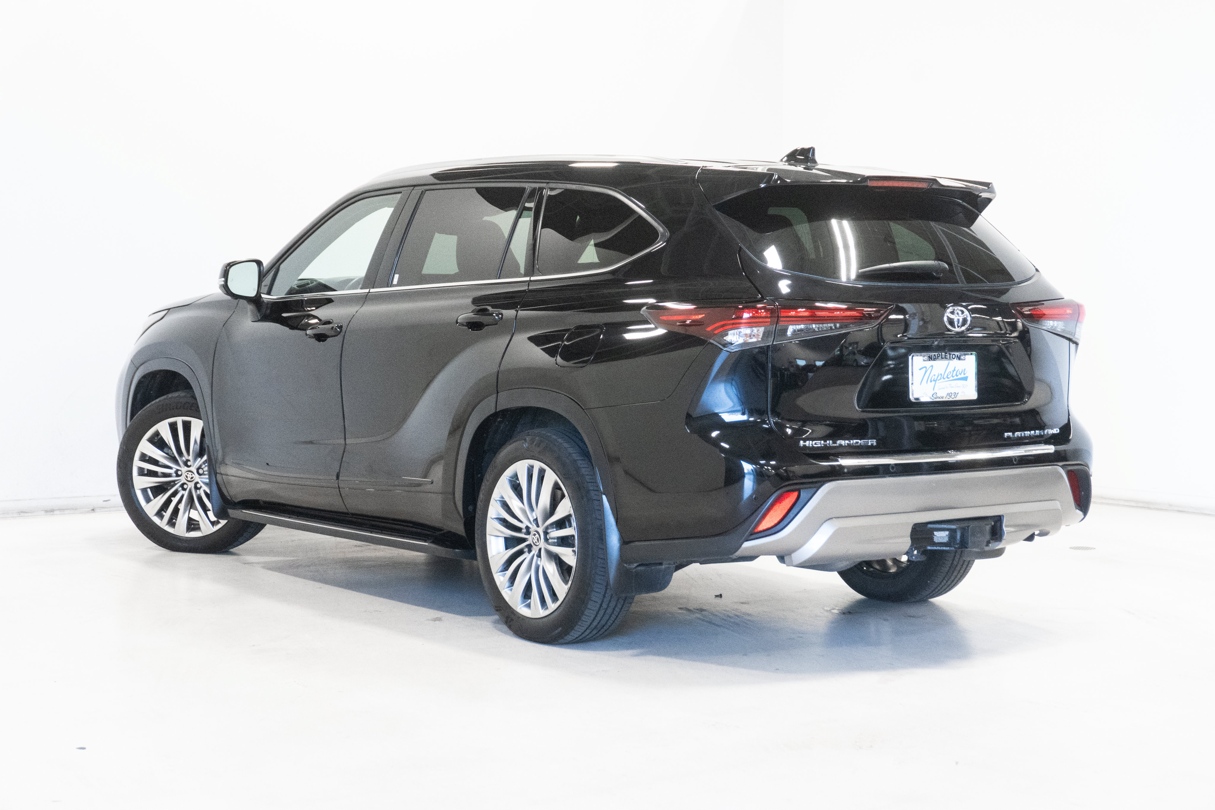 Used 2025 Toyota Highlander Platinum AWD/4WD image 31