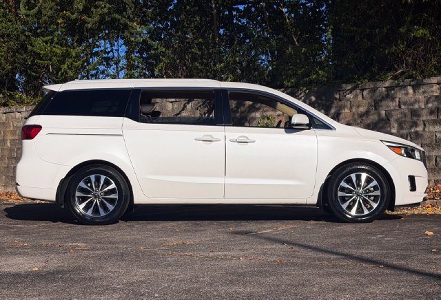 Used 2015 Kia Sedona SX FWD image 3