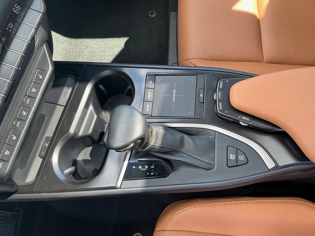 Used 2021 Lexus UX 250h w/ Premium Package AWD/4WD image 25