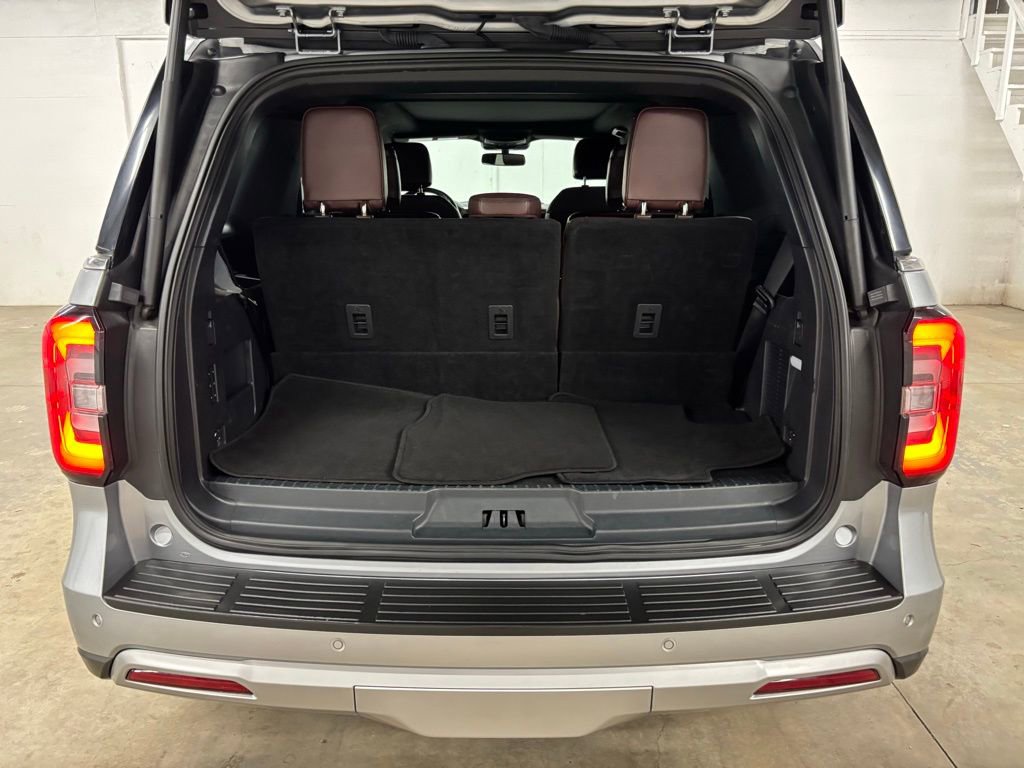 Used 2024 Ford Expedition Limited RWD image 24
