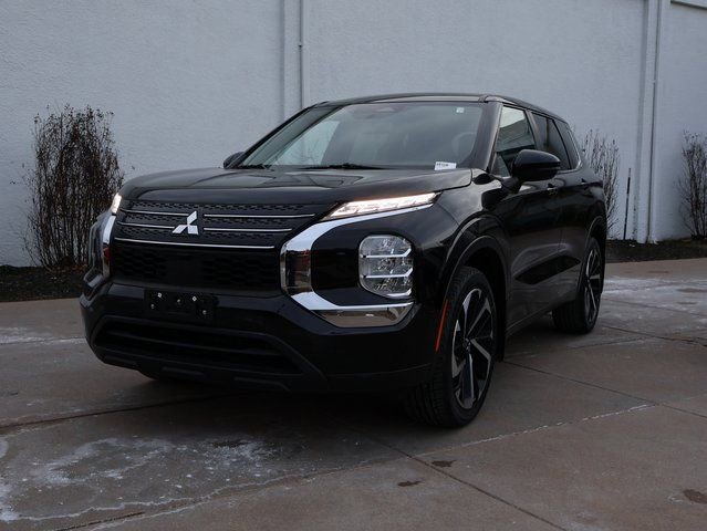 Used 2022 Mitsubishi Outlander ES image 4