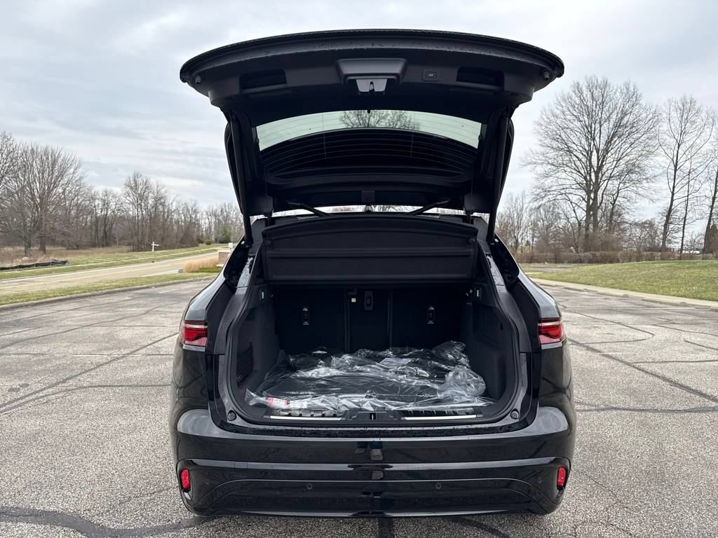 Used 2026 Jaguar F-PACE R-Dynamic S AWD/4WD image 11