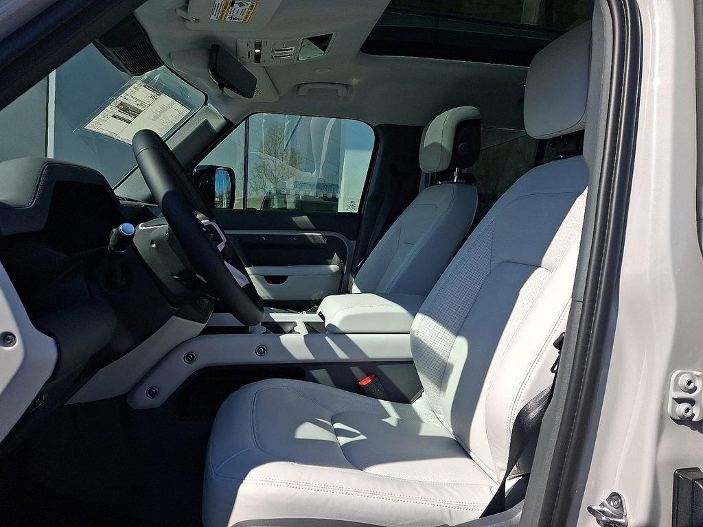 New 2026 Land Rover Defender 110 X-Dynamic SE AWD/4WD image 9