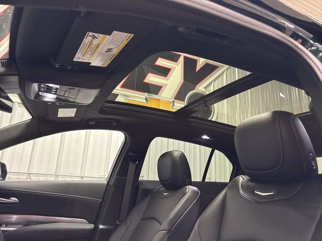 Used 2024 Cadillac XT4 Premium Luxury image 15