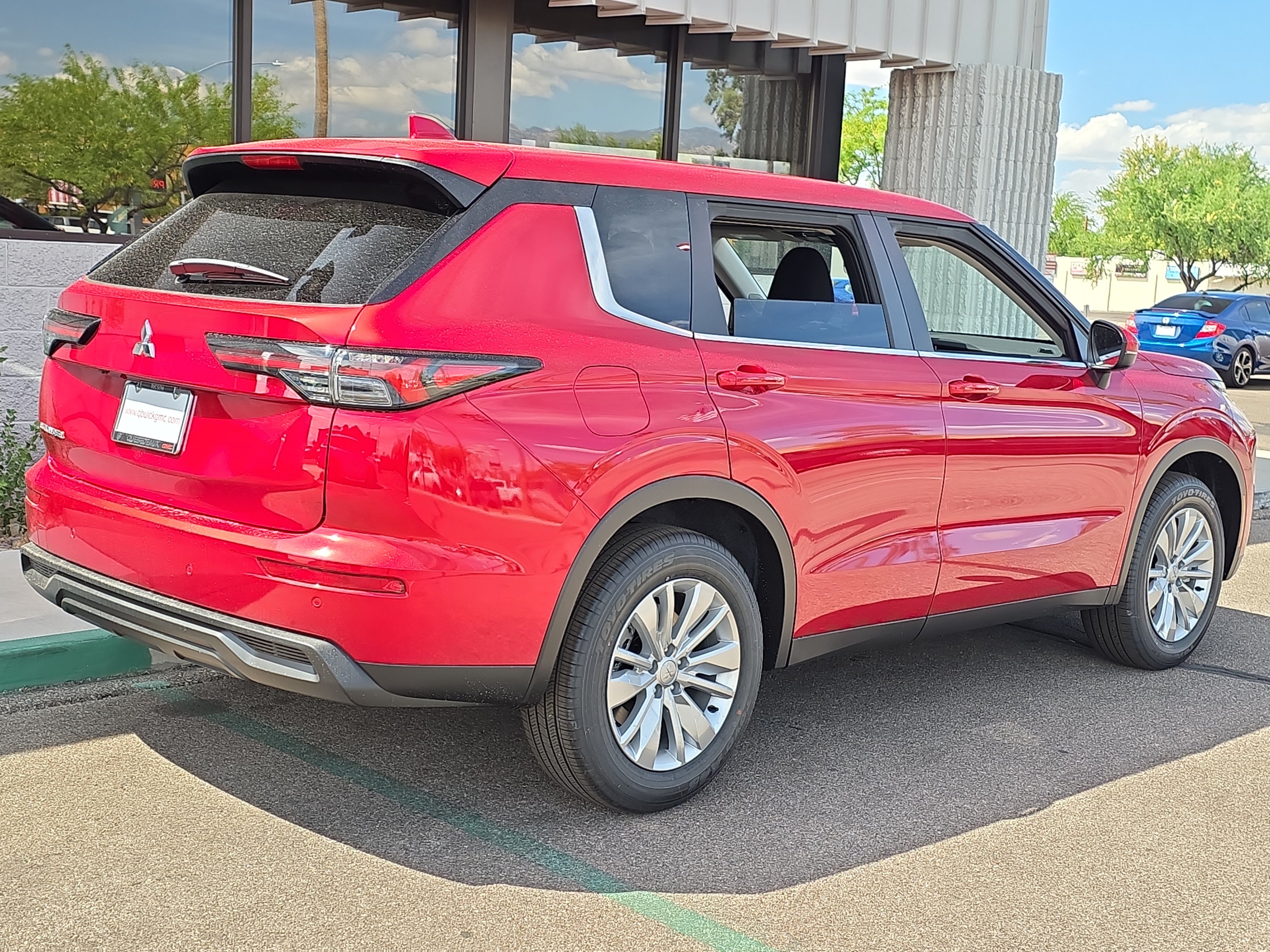 New 2026 Mitsubishi Outlander ES FWD image 7