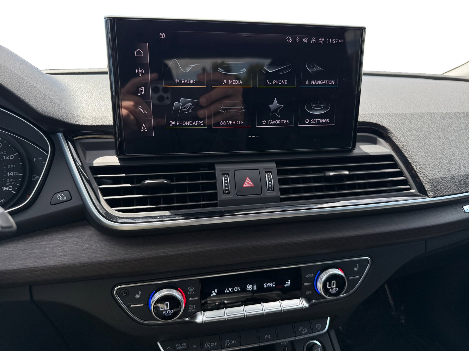 Used 2024 Audi Q5 2.0T Premium w/ Convenience Package image 12