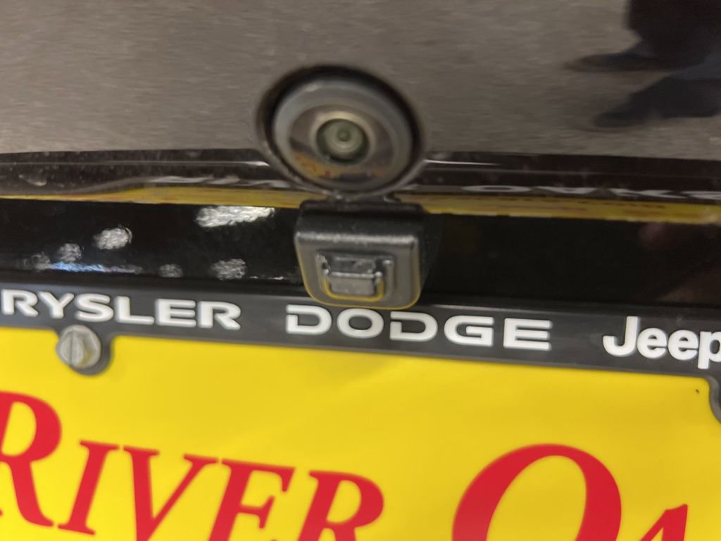 Used 2026 Chrysler Pacifica Pinnacle w/ Trailer Tow Group image 7