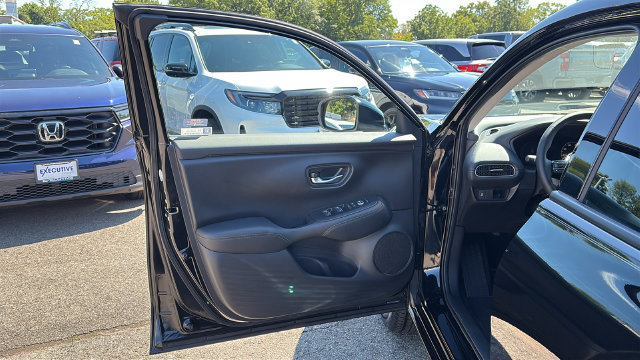 Used 2026 Honda HR-V EX-L image 8