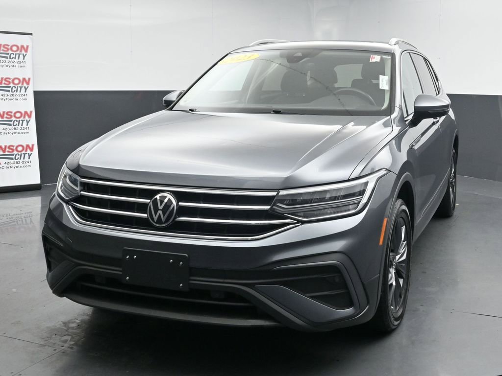 Used 2023 Volkswagen Tiguan SE image 4